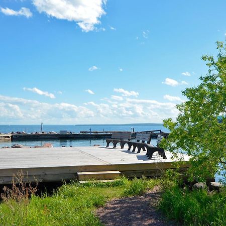 Beautiful Beach Front Condo With Lake Views Bayfield Extérieur photo