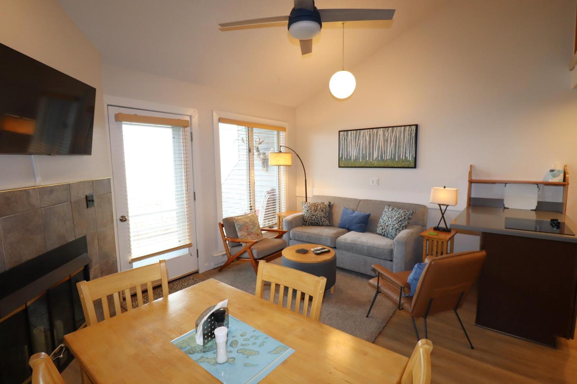 Beautiful Beach Front Condo With Lake Views Bayfield Extérieur photo