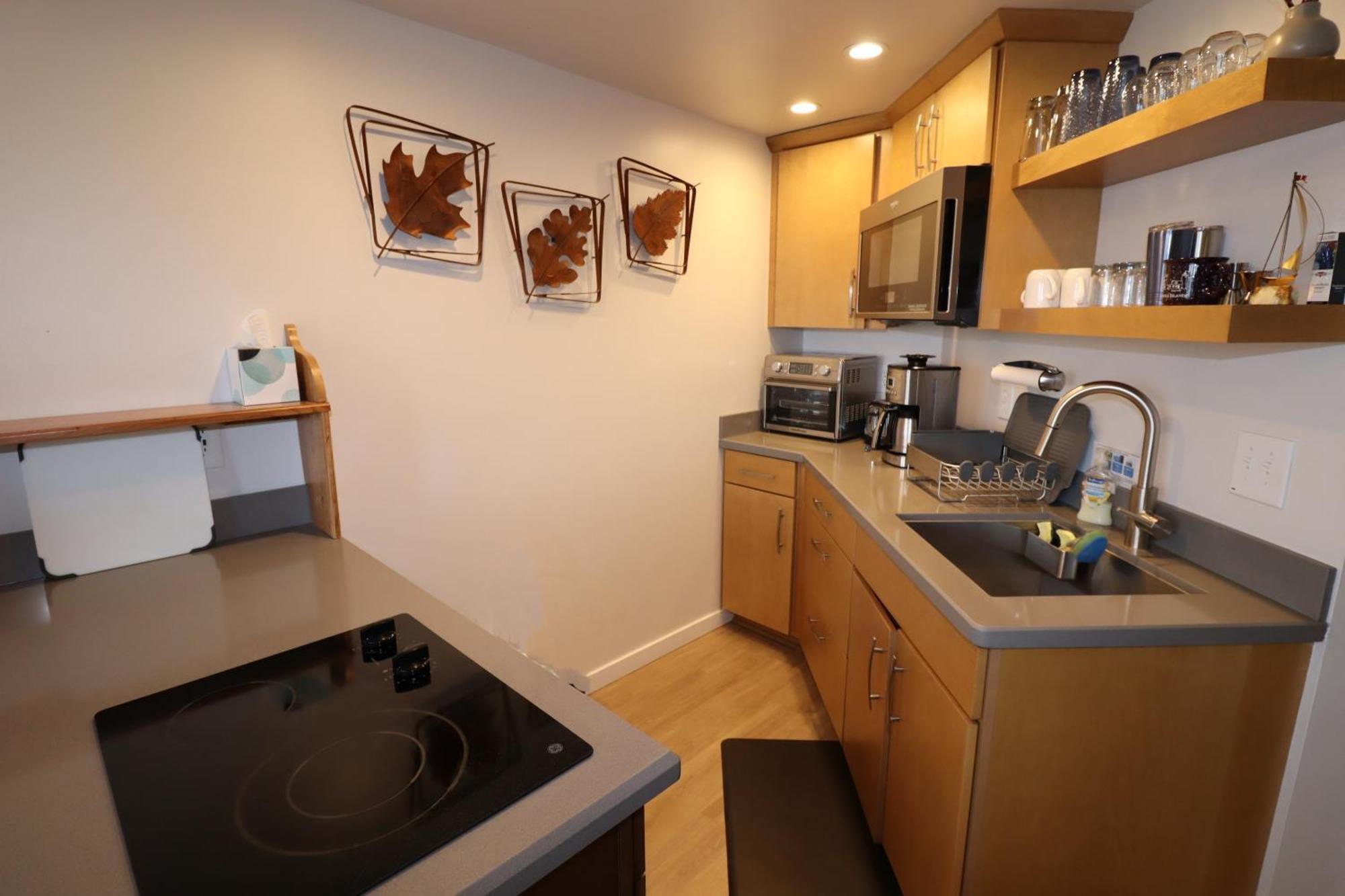 Beautiful Beach Front Condo With Lake Views Bayfield Extérieur photo