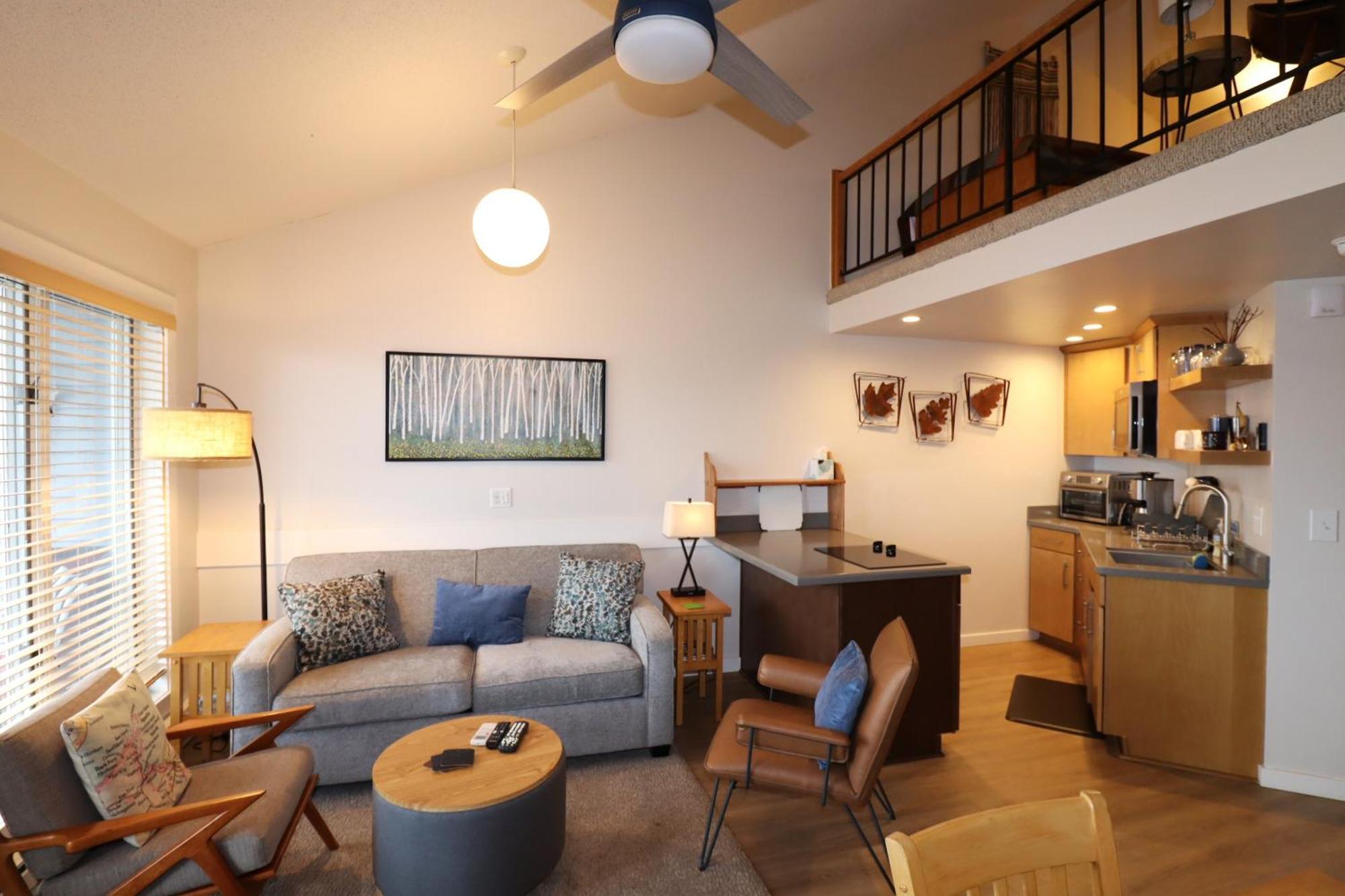 Beautiful Beach Front Condo With Lake Views Bayfield Extérieur photo